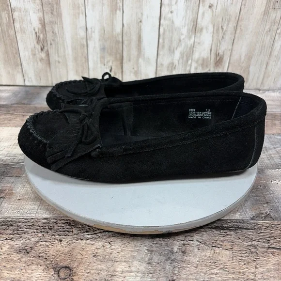Minnetonka Women’s Black Suede Kilty Moccasin Size 7.5 - Picture 5 of 11
